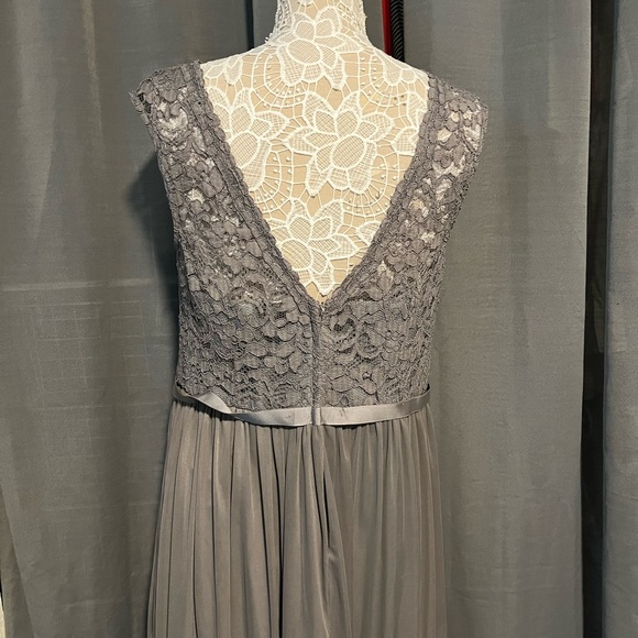 David’s Bridal size 16 grey bridesmaids dress - Picture 4 of 4